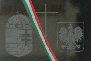 Węgierska tablica ks. Popiełuszki na Żoliborzu Węgierska tablica ks. Popiełuszki na Żoliborzu