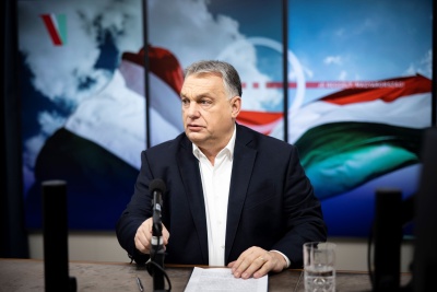 Viktor Orbán w studiu radiowym