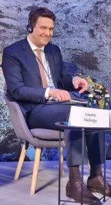 Dr László György bierze udział w jednym z paneli w Krasiczynie