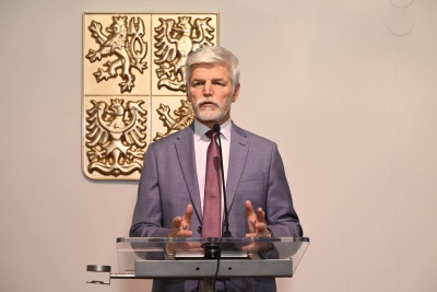 Czeski prezydent-elekt Petr Pavel przemawia na konferencji prasowej